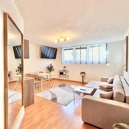 Lägenhet Flower House - Souterrain With Garden *