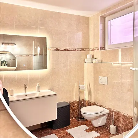 Flower House - Souterrain With Garden アパート Molbling