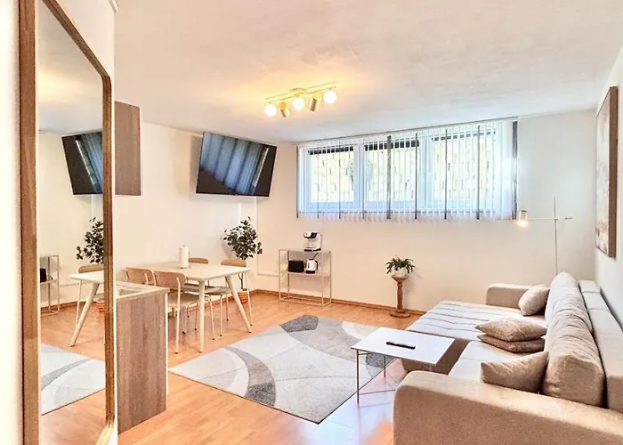 Lägenhet Flower House - Souterrain With Garden *