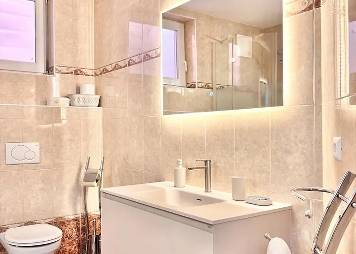 Flower House - Souterrain With Garden *