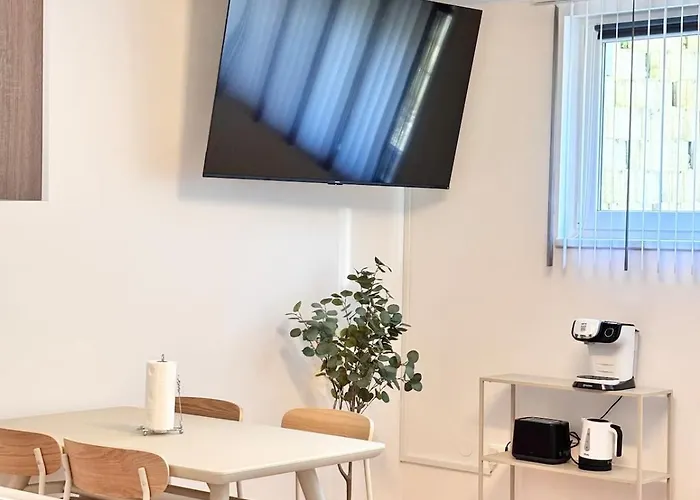 Flower House - Souterrain With Garden *