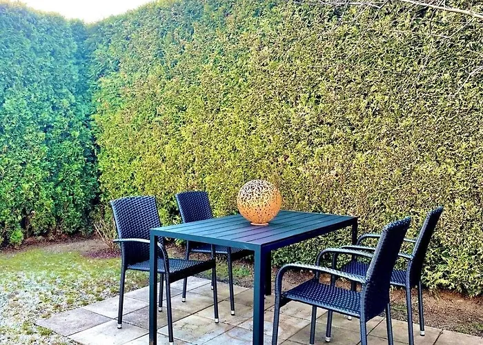 Lägenhet Flower House - Souterrain With Garden Molbling